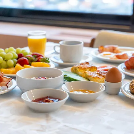 كوين أولغا سالونيك