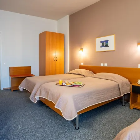 Hotel Queen Olga 3*