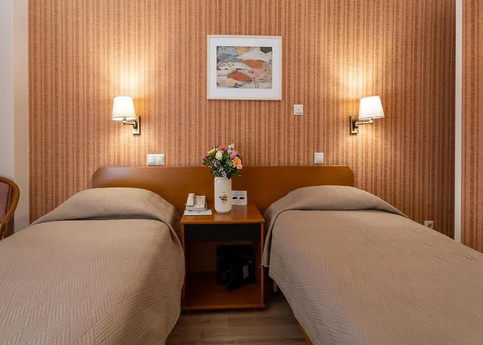 Otel Queen Olga 3*
