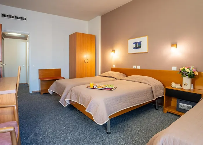 Otel Queen Olga 3*
