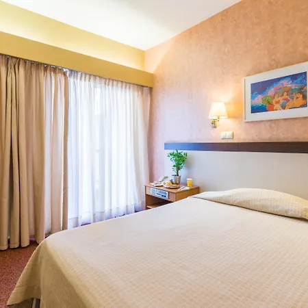 奥尔加皇后酒店 3* 塞萨洛尼基