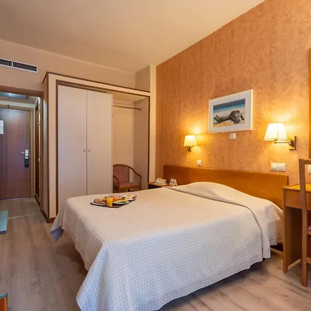 Queen Olga Hotell 3*
